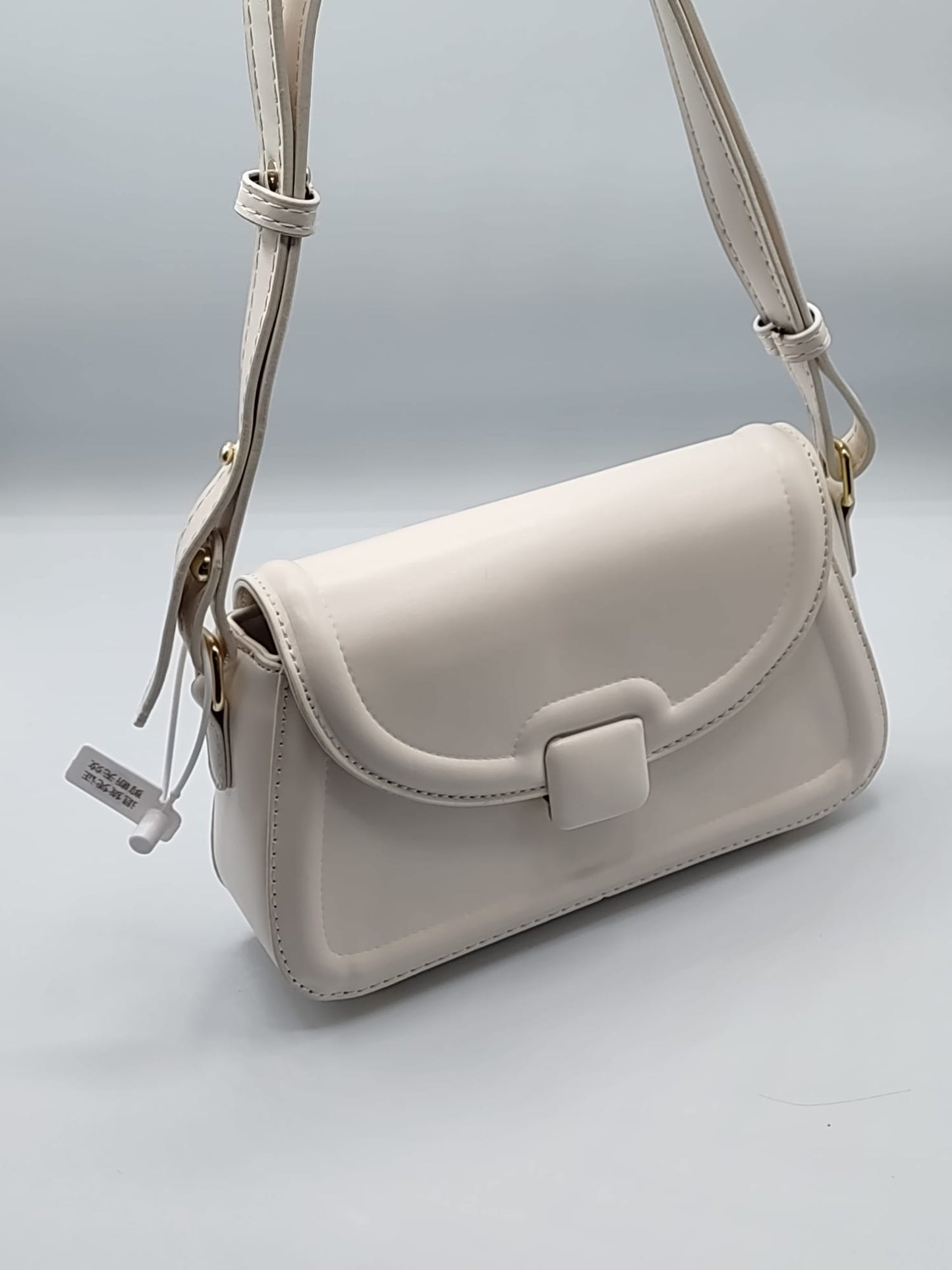 Women's Shoulder Bag with Square Lock on top flap Material: PU Size: H14*W6*L22 (cm)