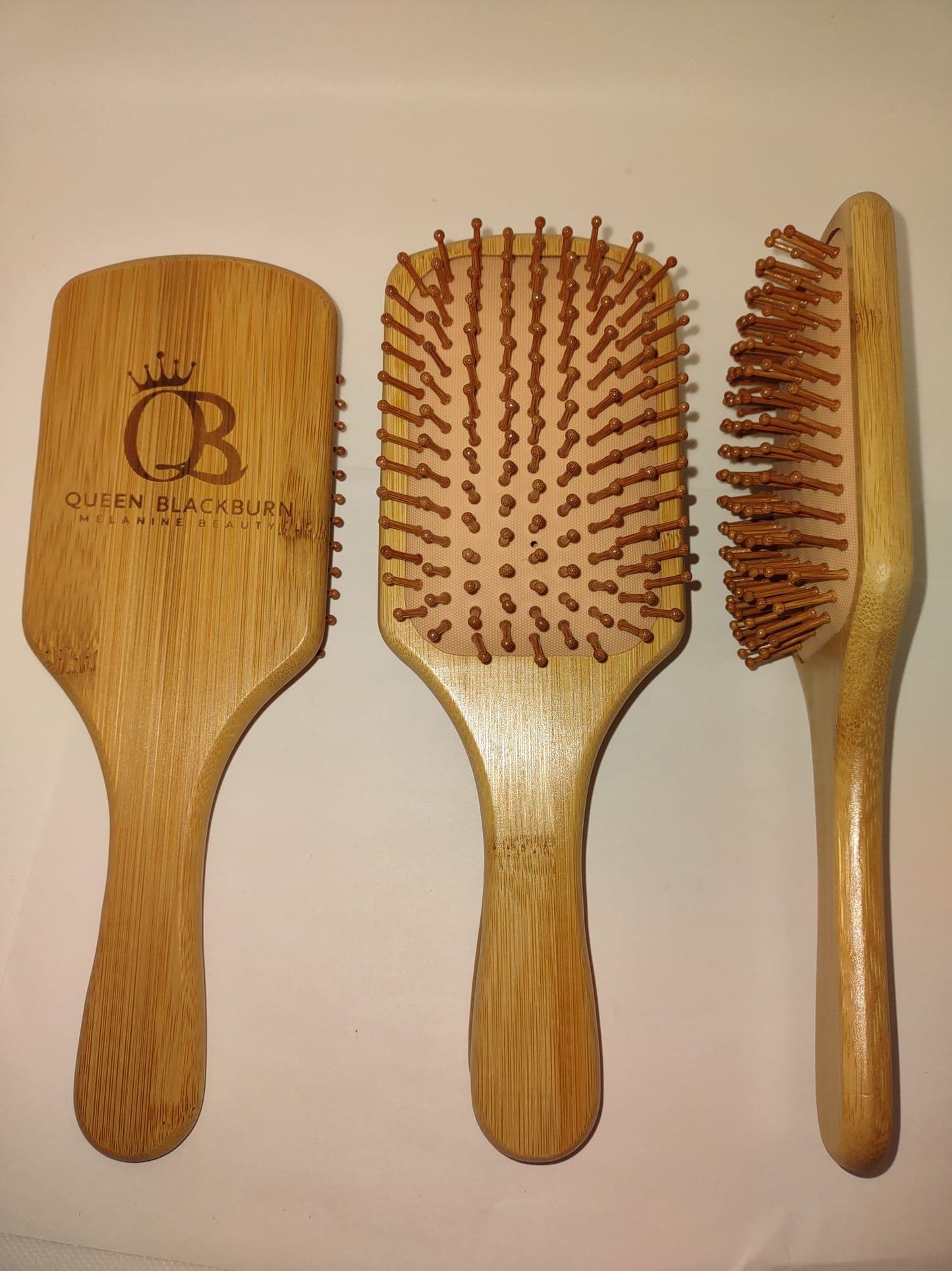 Product Details Anti-Static Detangler Hair Brush with Airbag, Eco-Friendly Scalp Massage Brush Material: Organic Bamboo Size: 9.5" x 3.2" Color: Natural From: Imported